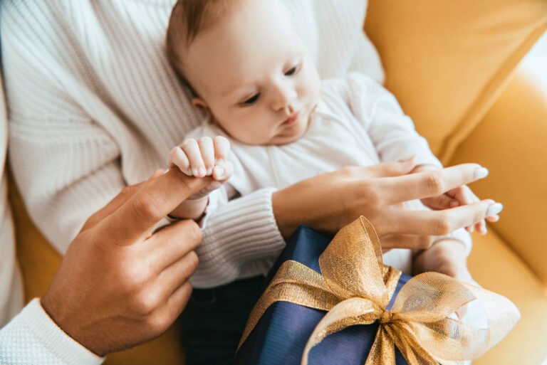 Cadou pentru părinți proaspeți: de ce o cutie de praline e alegerea perfectă când vorbele nu sunt suficiente